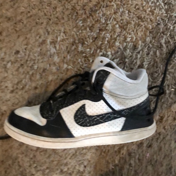 Nike shoes - Picture 3 of 6